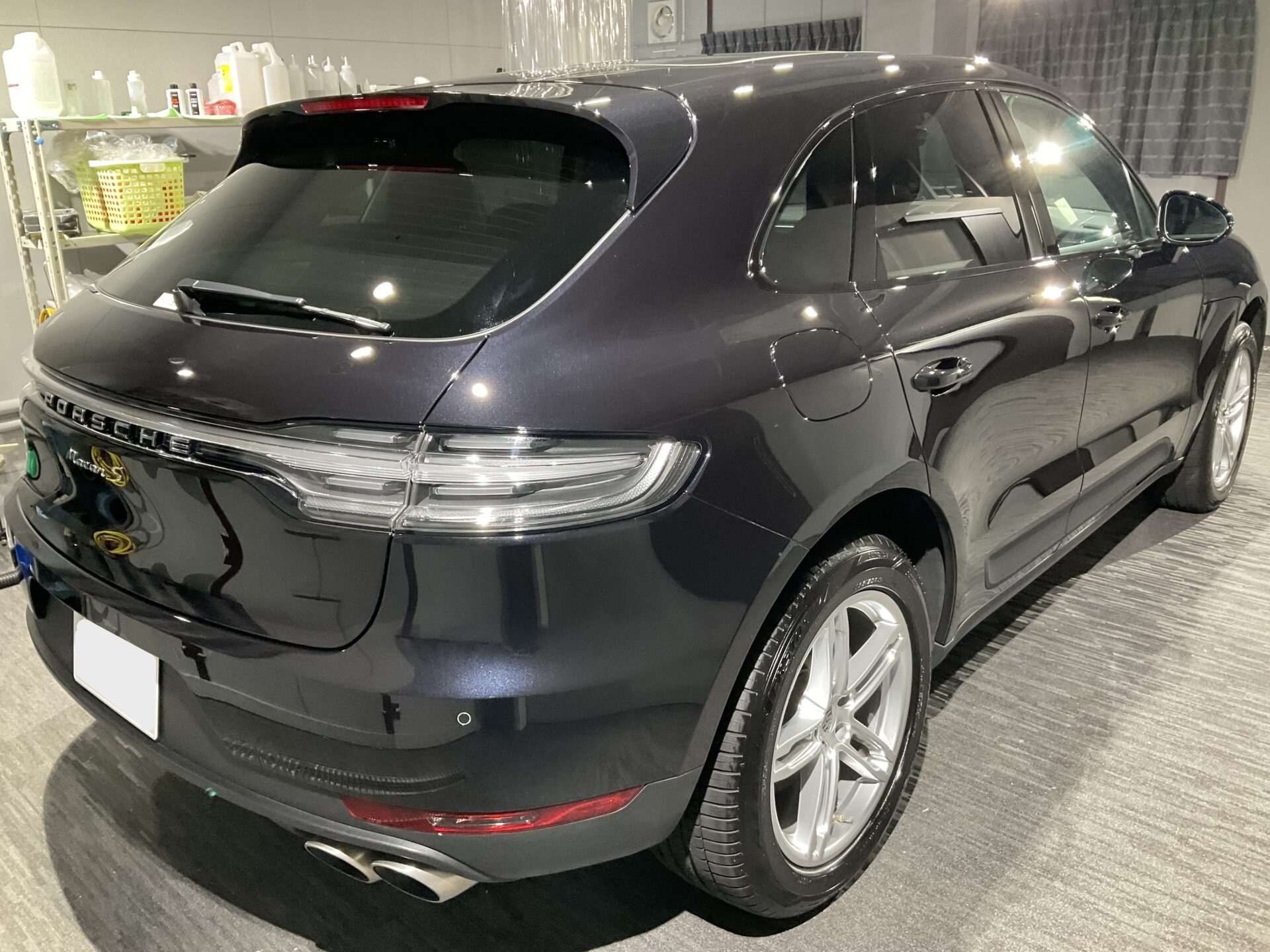 PORSCHE-MACAN