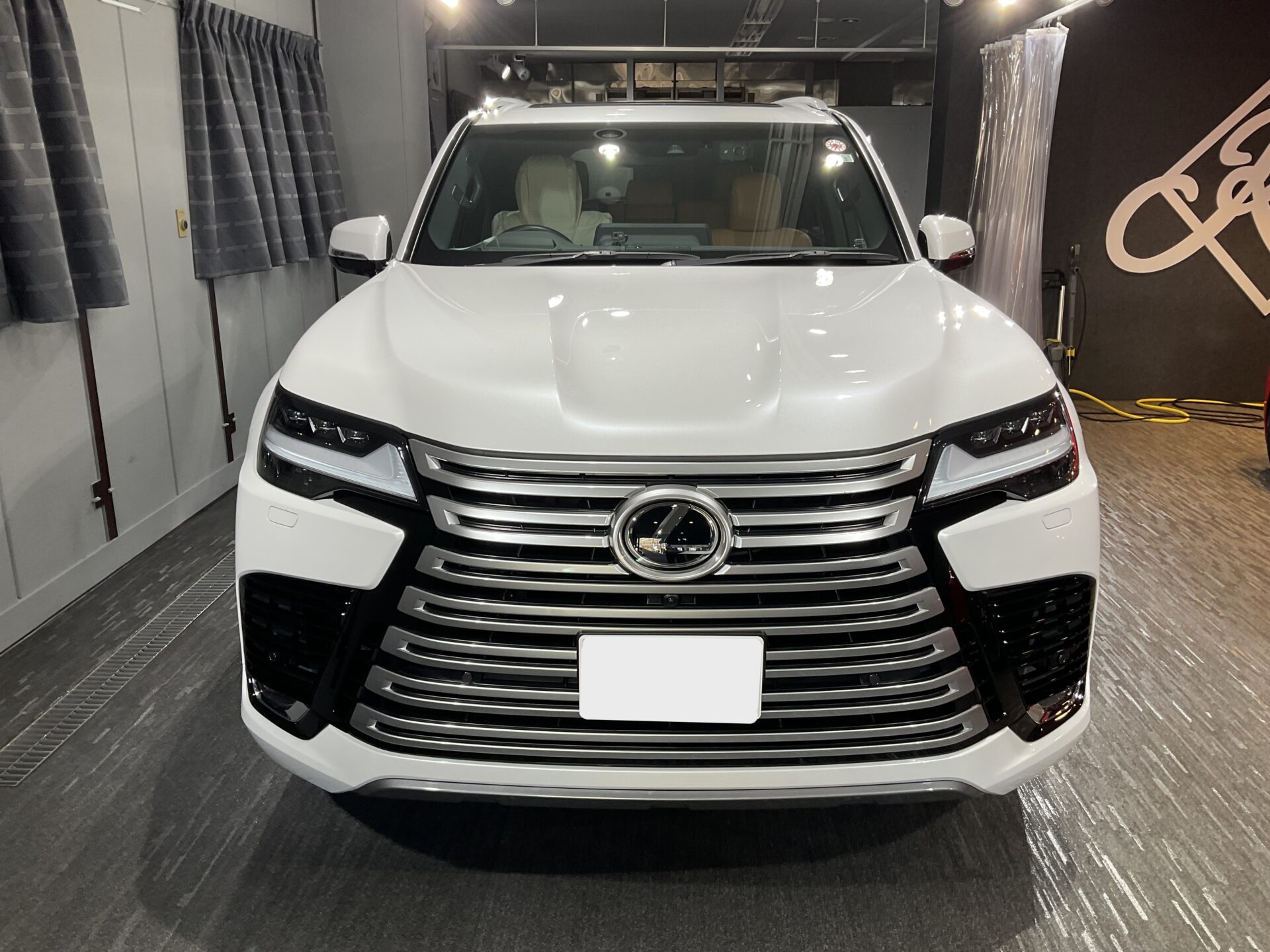 LEXUS　LX