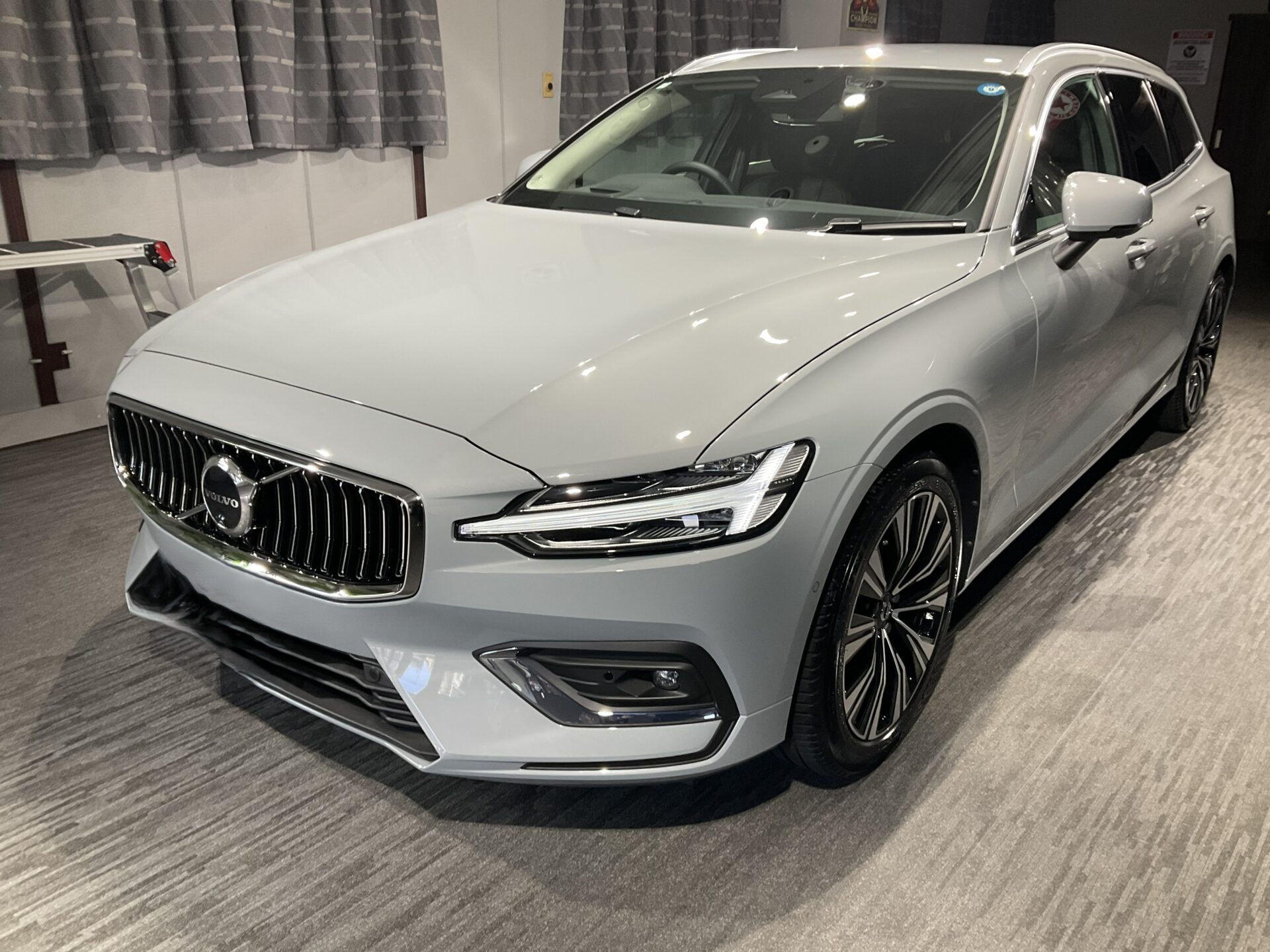 VOLVO V60　1年保証