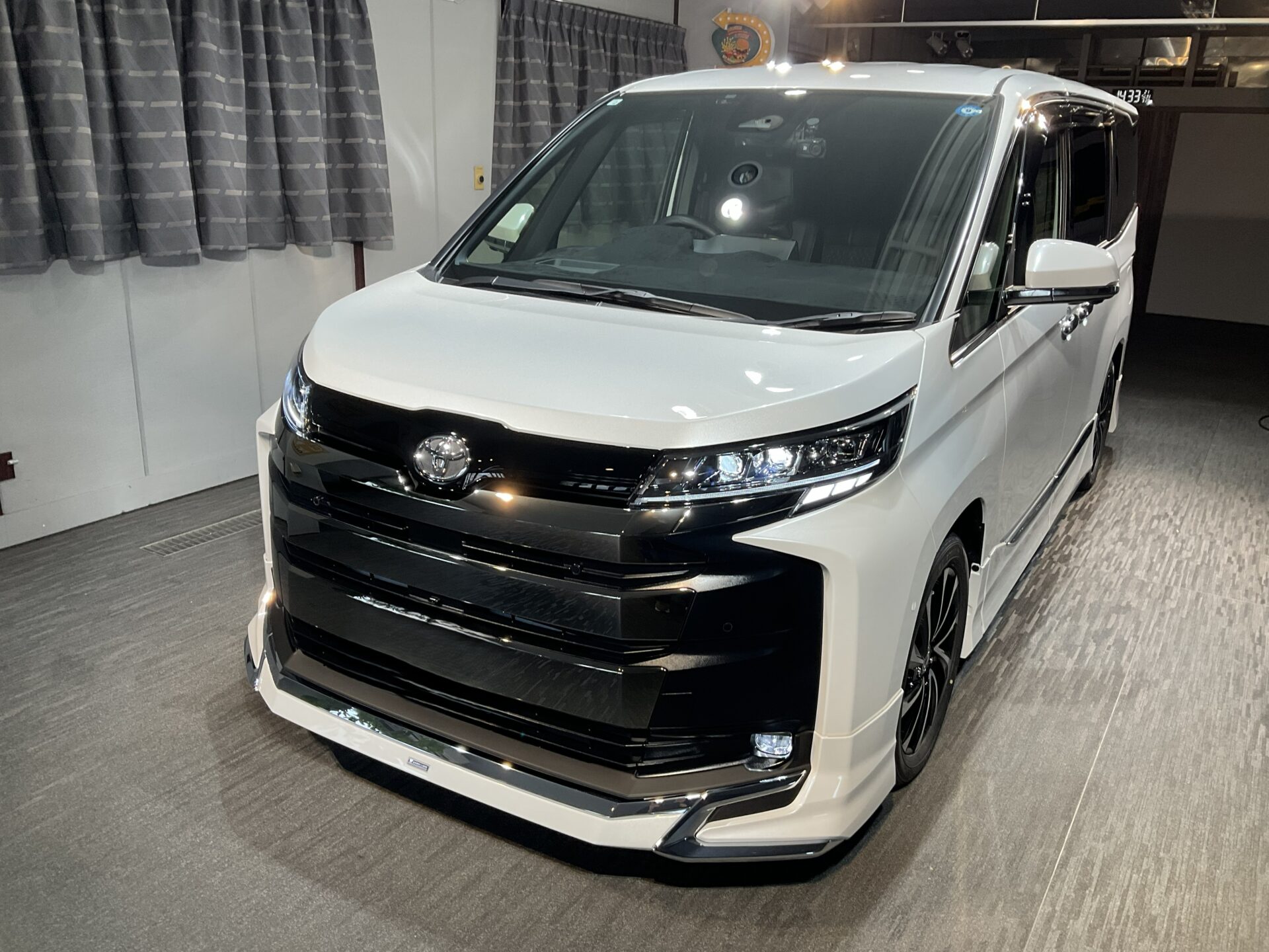 ノア　classH　3年保証　フル作業