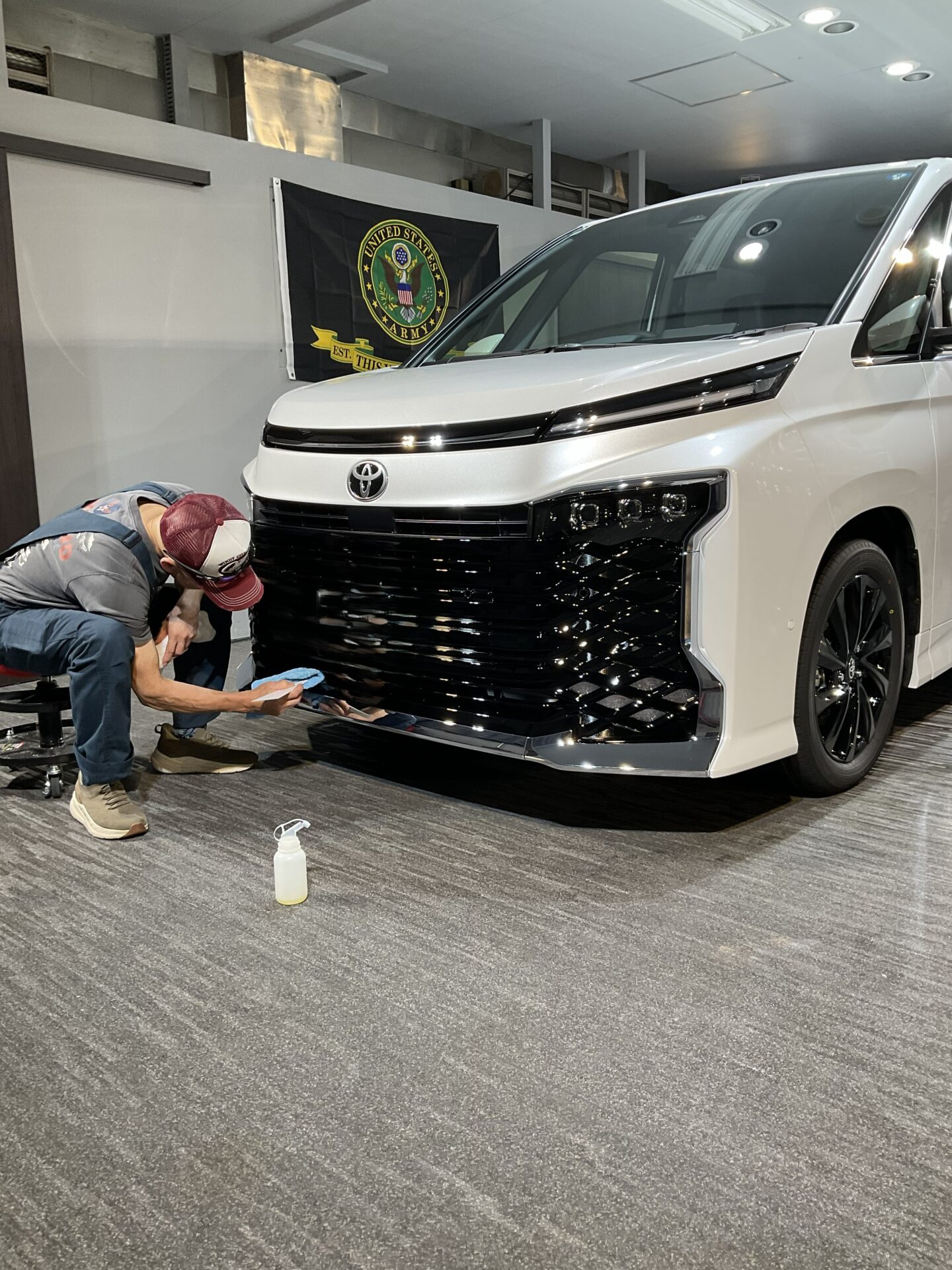 TOYOTA　VOXY　classR　３年保証＋ホイールコート